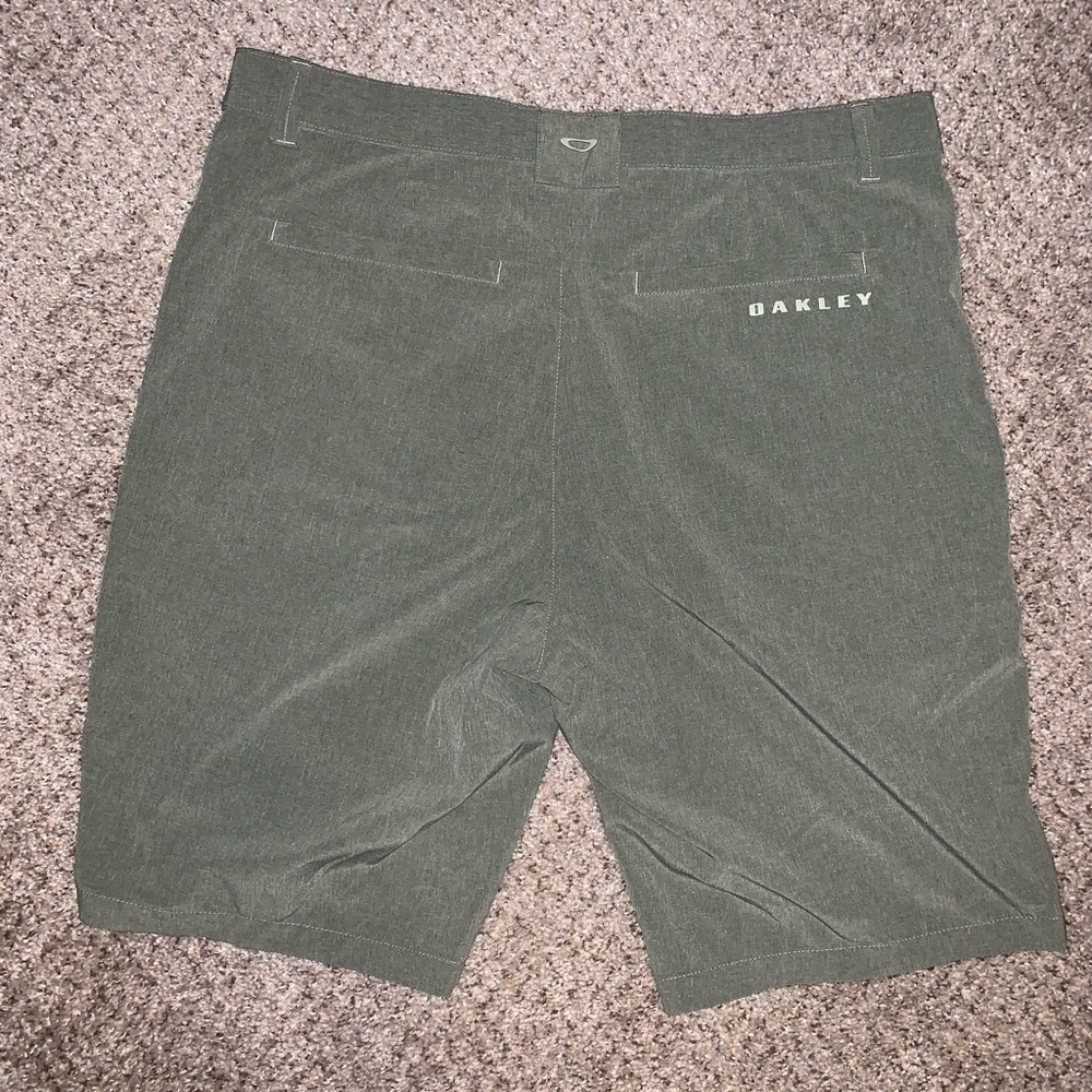 Oakley take pro 3 shorts, size 32.